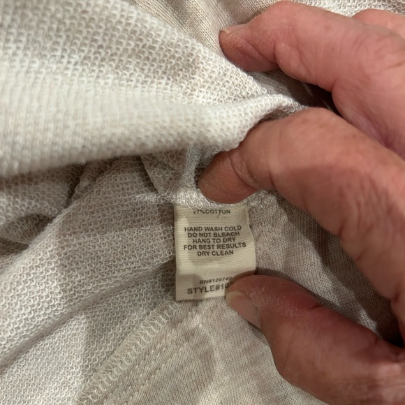 Cute, cute short jacket, double breasted with tiers. Size L but fits like S/M. - Picture 5 of 6